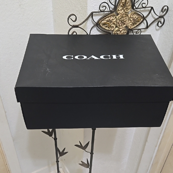 Authentic Coach Burgundy  SNEAKERS - Picture 1 of 8